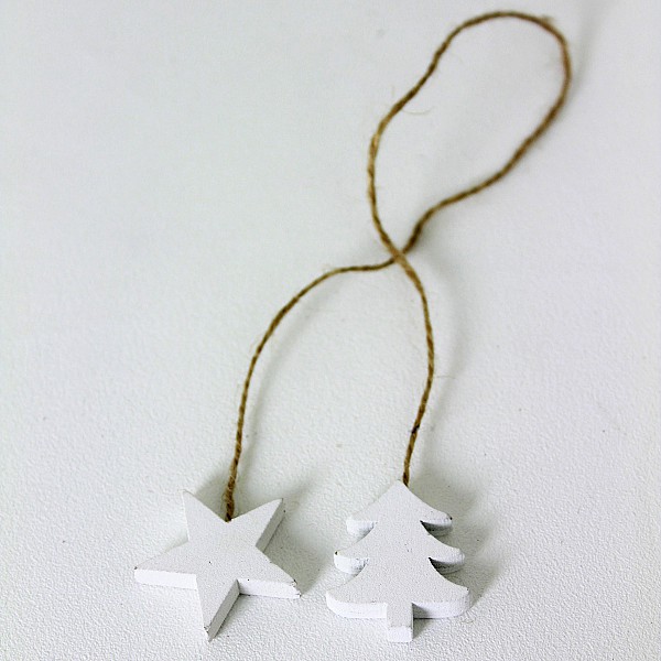 Star / Spruce on a string - White