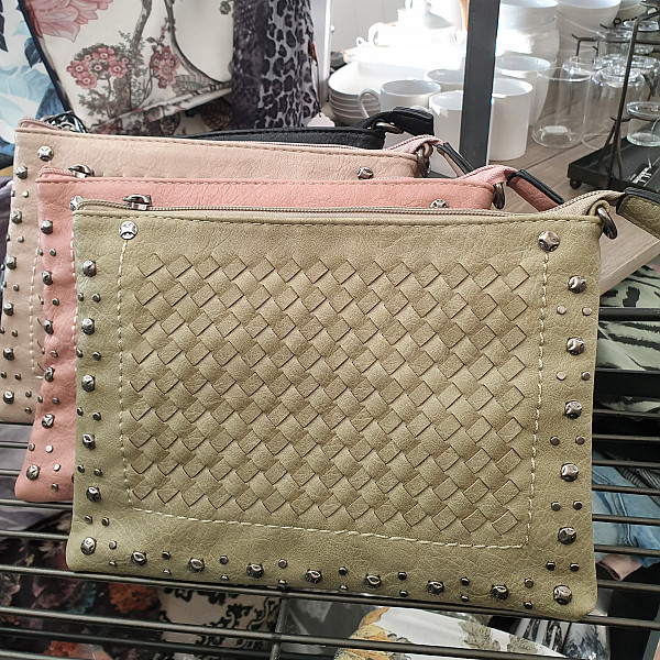Clutch Braided with Rivets - Green