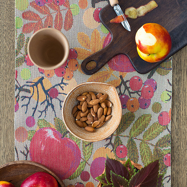Table Runner Äppelbär / Apple Berries