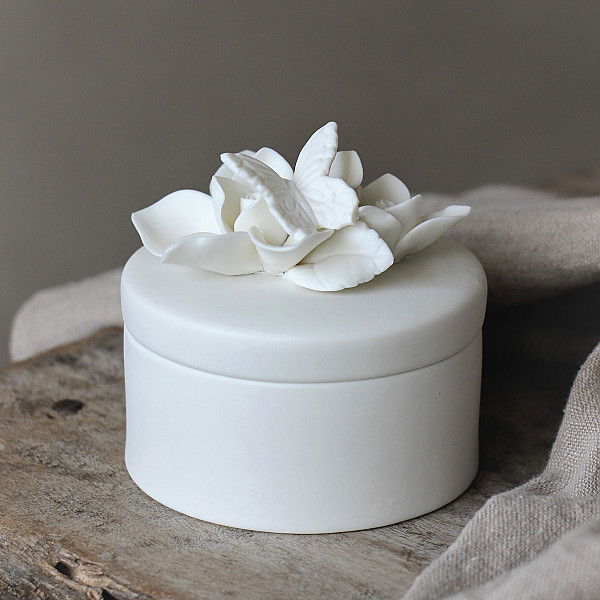 Majas Schachtel Madame Butterfly