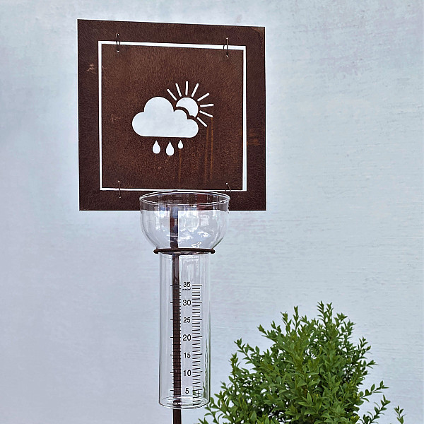 Regenmesser mit Schild