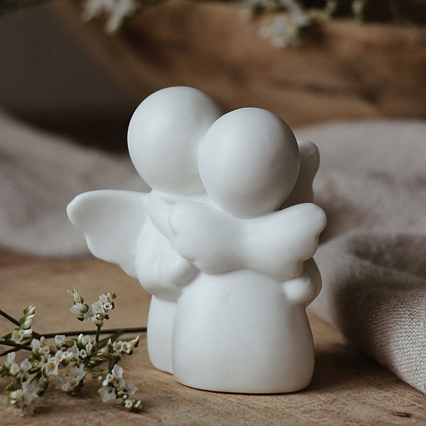 Majas Umarmungsengel