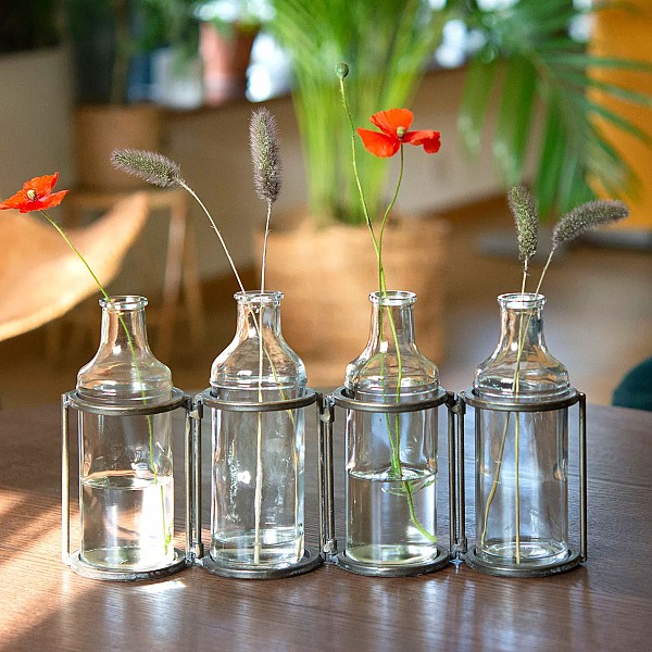 Flaskor med ställning