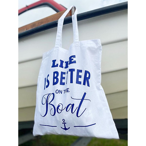 Tygkasse On the boat