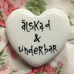 Porslinshjärta Älskad & Underbar