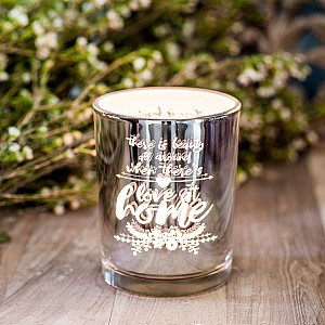 Majas Ljuslykta Love at home