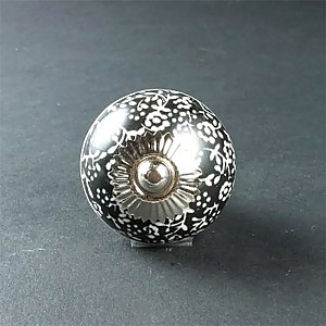 Knopp Svart med vita blommor