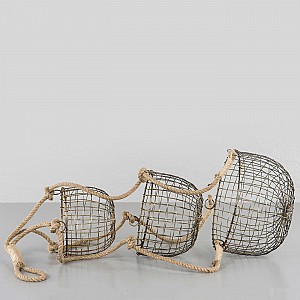 Hängande korgar i metall