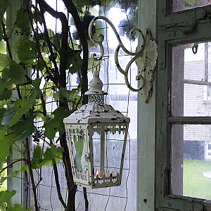 Lanterna med väggkrok