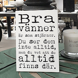 Trätavla Bra vänner är som stjärnor A5 - Vit/Svart