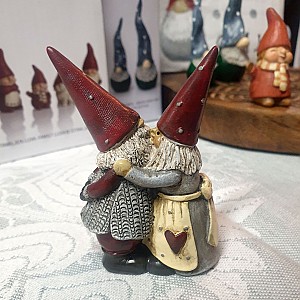 Santa Håkan and Stina kissing