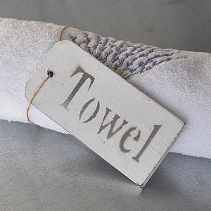 Träskylt Towel