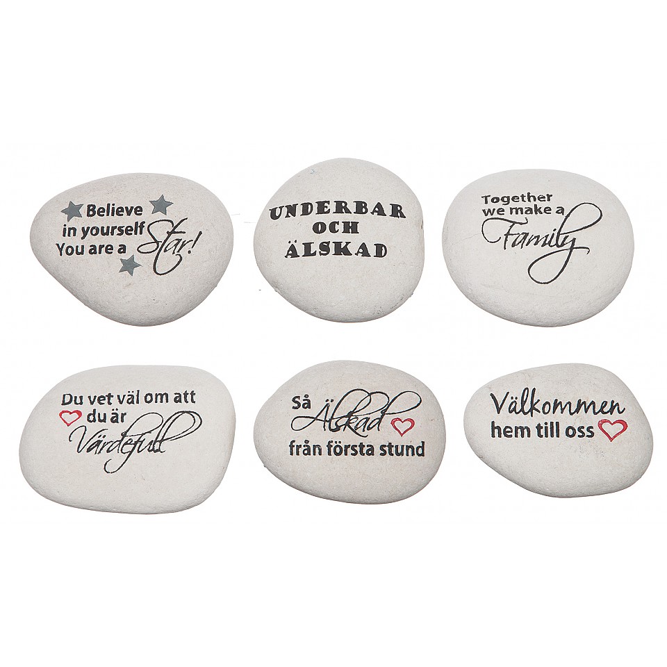 Sten med text Välkommen hem till oss