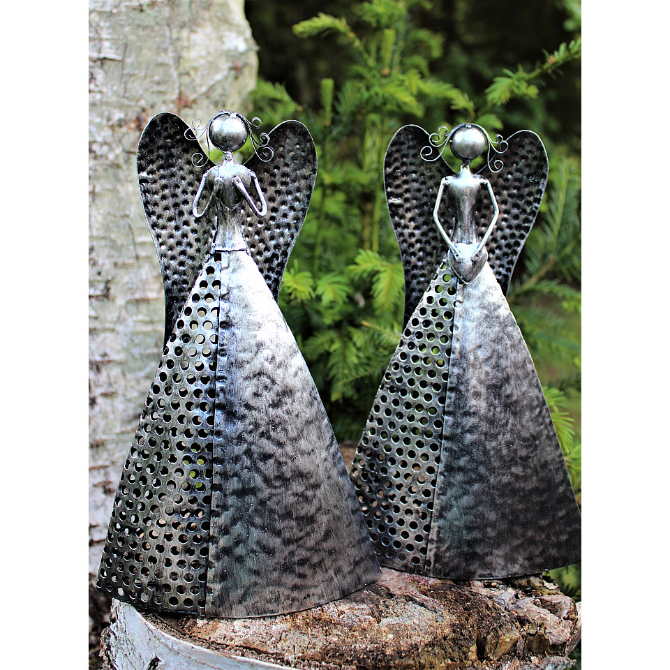 Angel in Metal Silver - Holds a heart