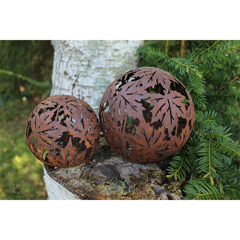 Maple Globe with detailed leaves - Small