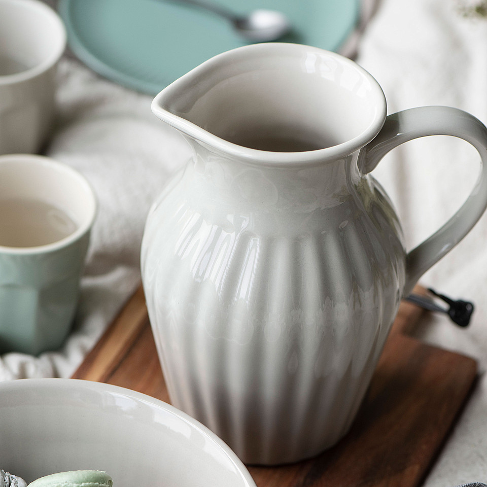 Jug Mynte 1.7 Litre - Latte