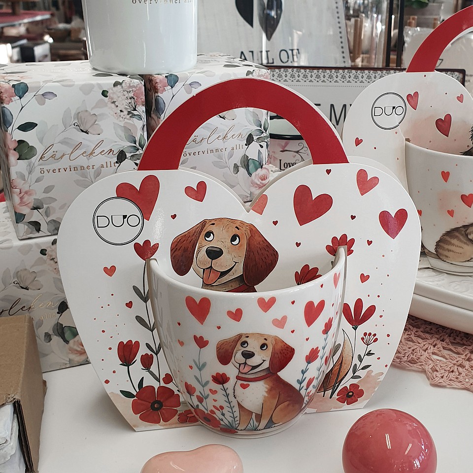 Becher Hund mit Herzen