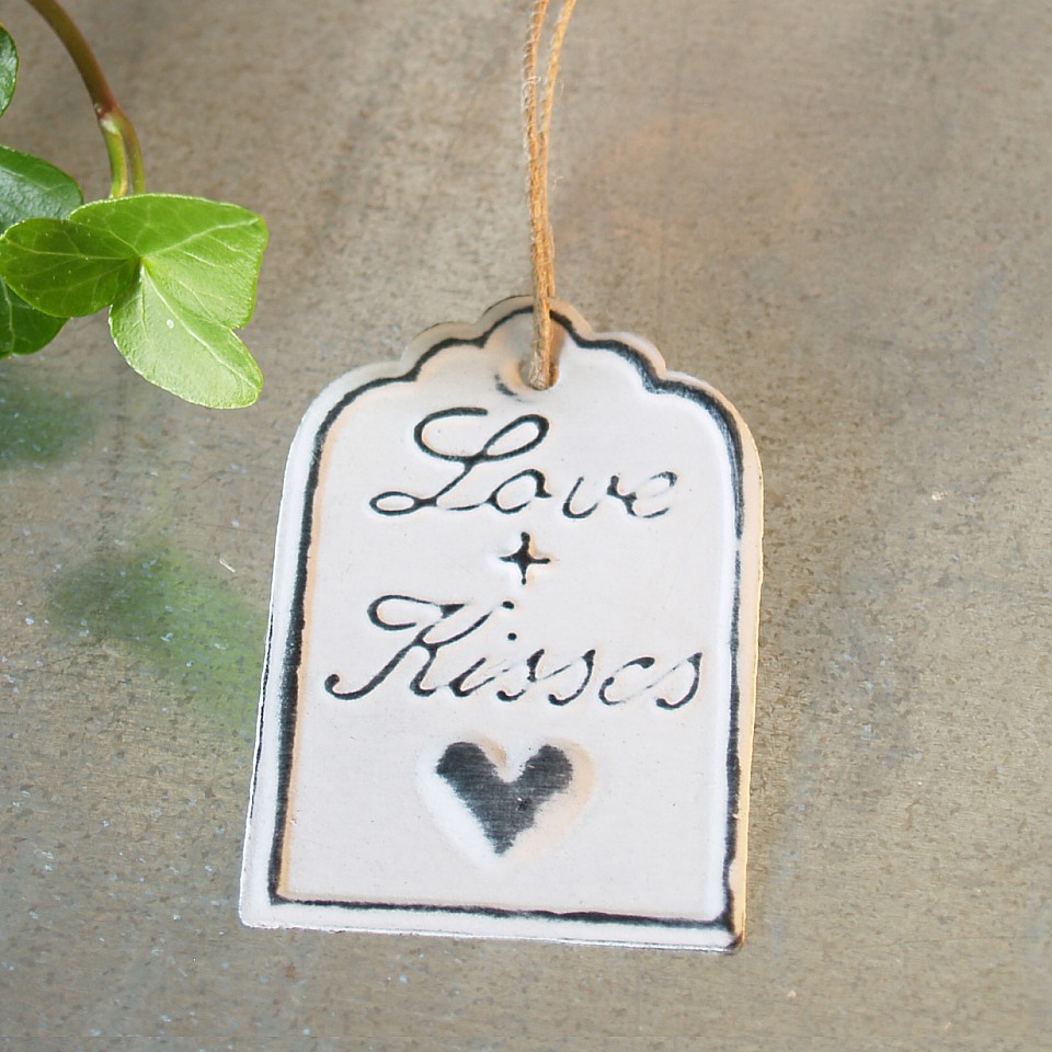 Geschenkanhänger Love + Kisses 6 x 4 cm - Weiß