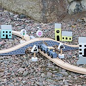 Trains & Train Tracks
